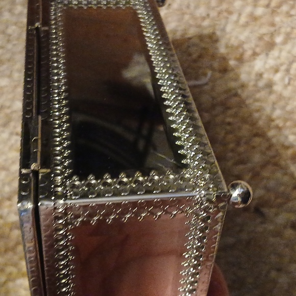 Kensie Home Mirrored Glass Jewelry Box with Glittery Sassy Top SPARKLE - Picture 4 of 11